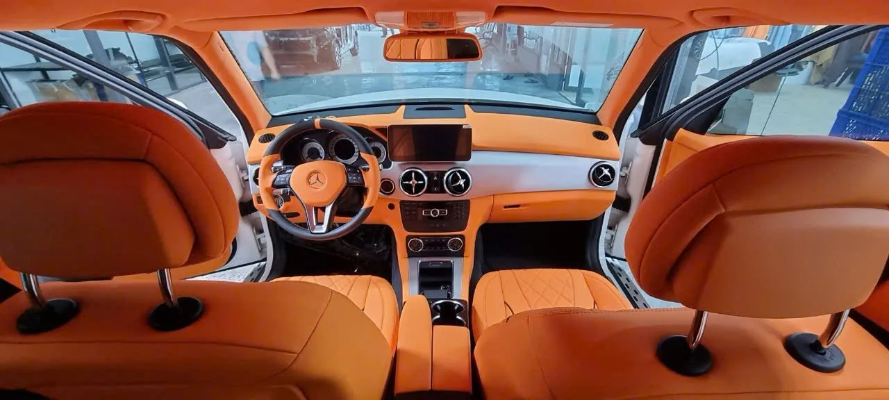 Nội thất ô tô màu cam được làm mới tại Ngọc Phát Auto