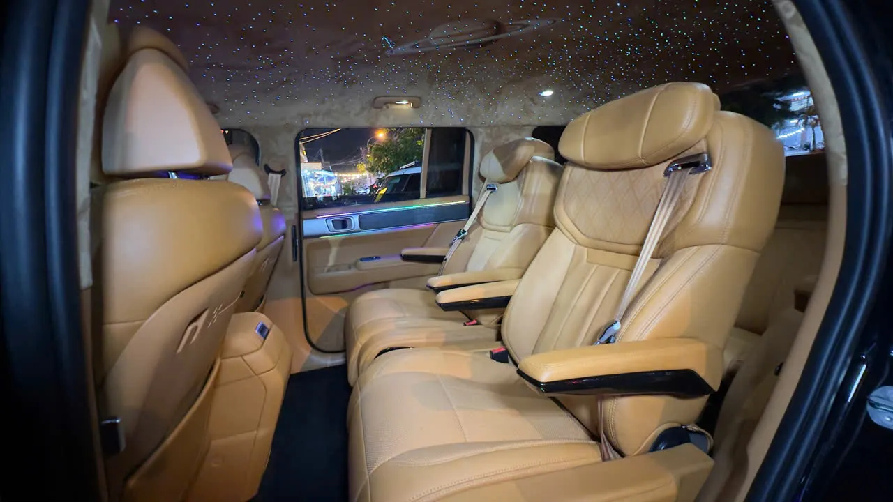Nội thất Hyundai SantaFe màu kem sau khi nâng cấp