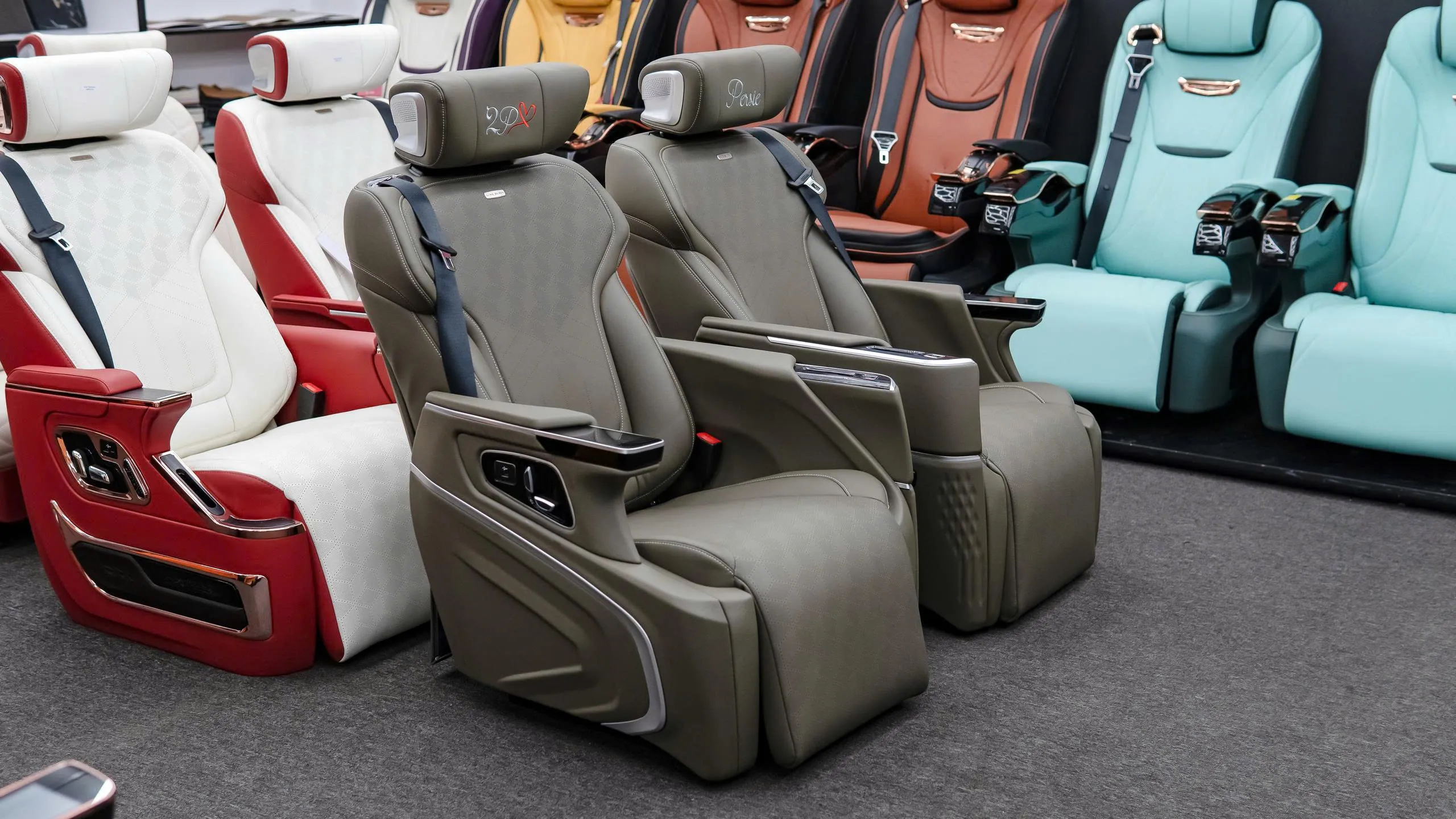 Chi tiết ghế Limousine mẫu 1