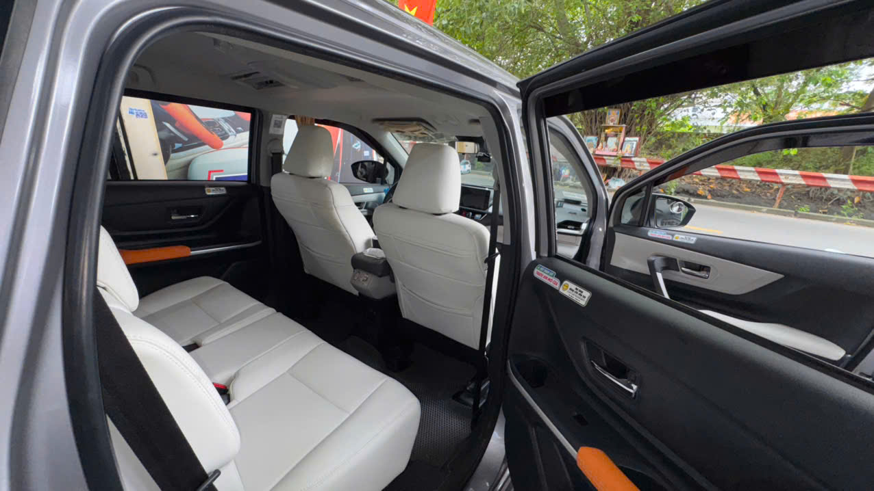Bọc ghế da ô tô Toyota Veloz phối màu