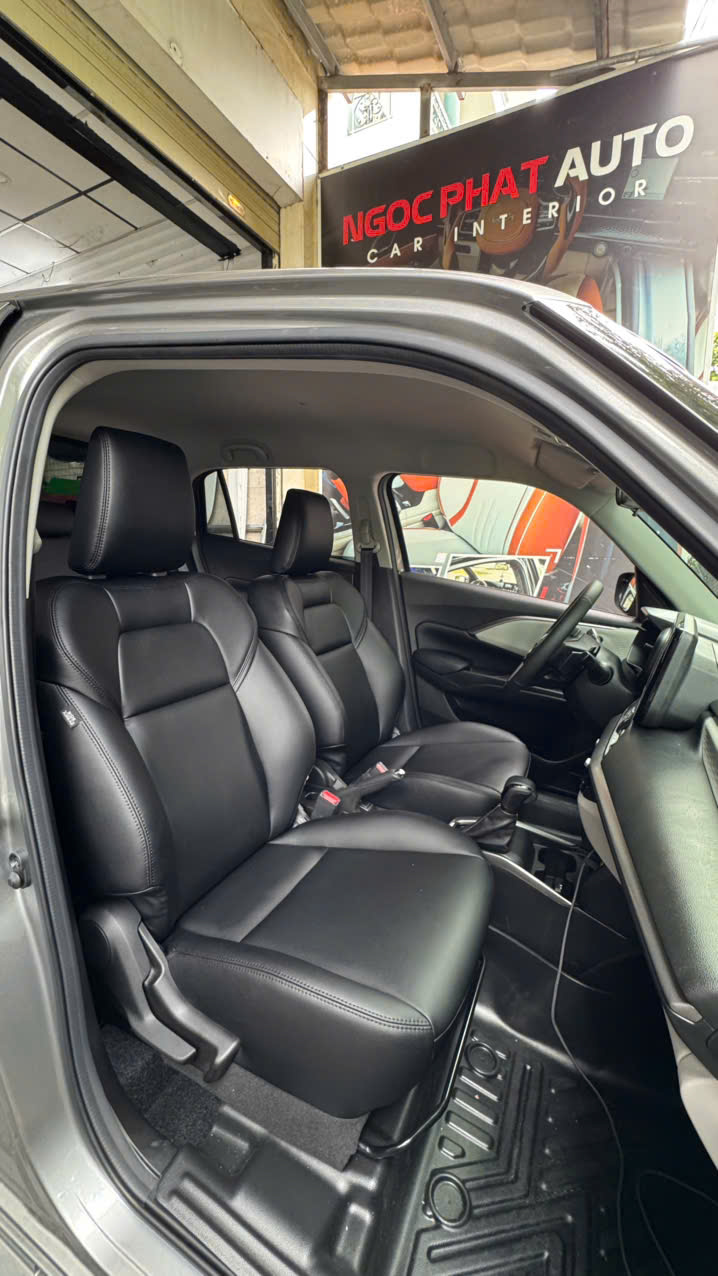 Bọc ghế da Suzuki Swift màu đen theo form zin