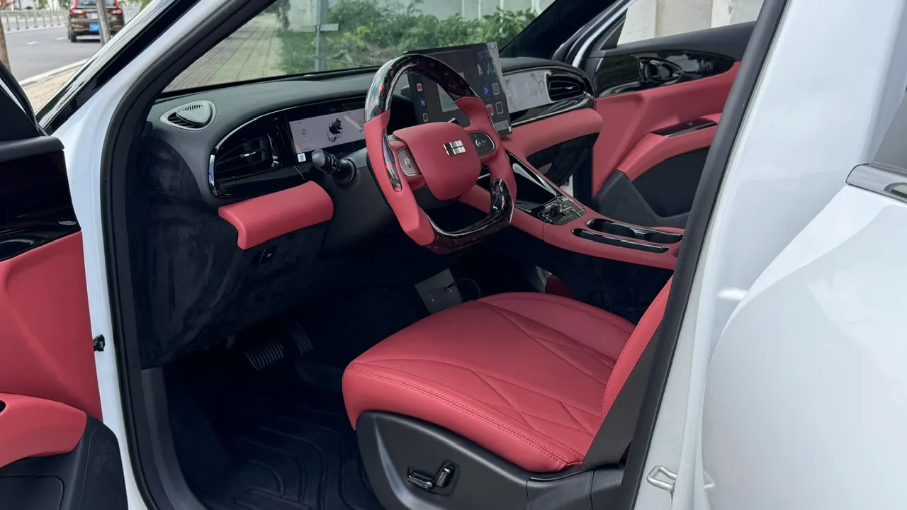 Chi tiết bọc ghế Geely EX2
